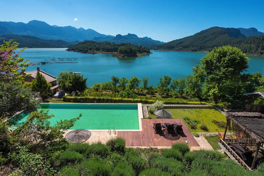 Burdur Havuzlu Bungalov